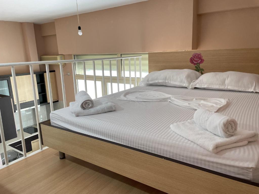 LUNGOMARE STUDIO APARTMENT - Image 7
