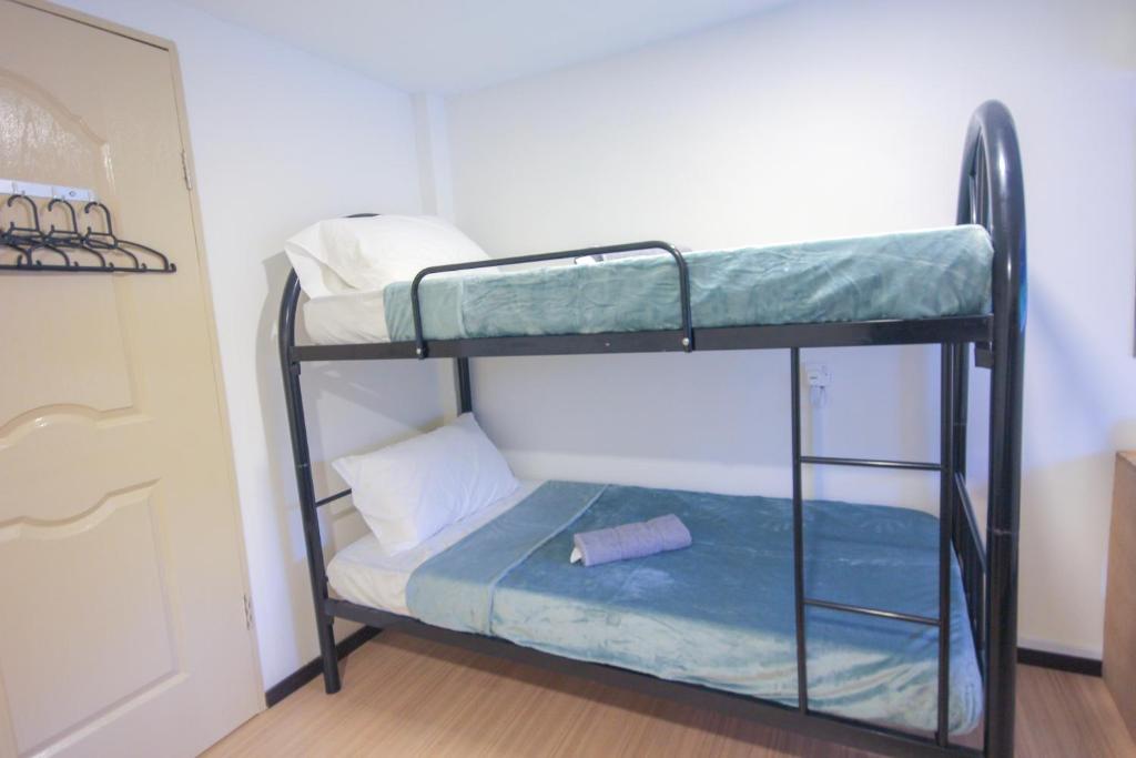 Little Houses - Deluxe Family Room
