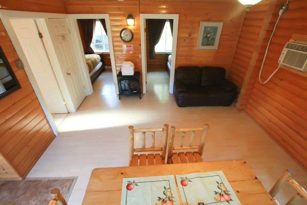 Posezení v ubytování Mt. Revelstoke Alpine Chalets