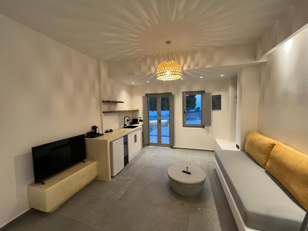 Elements Cozy Suites Pyrgos - 2