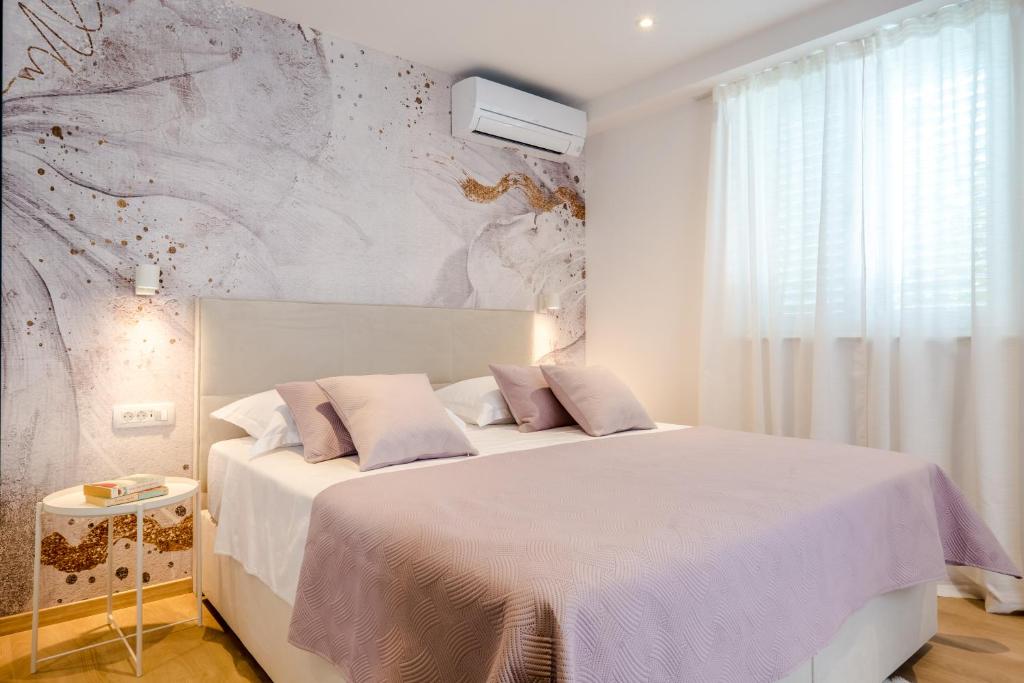 Posteľ alebo postele v izbe v ubytovaní Dubrovnik airport - Moonlight rooms