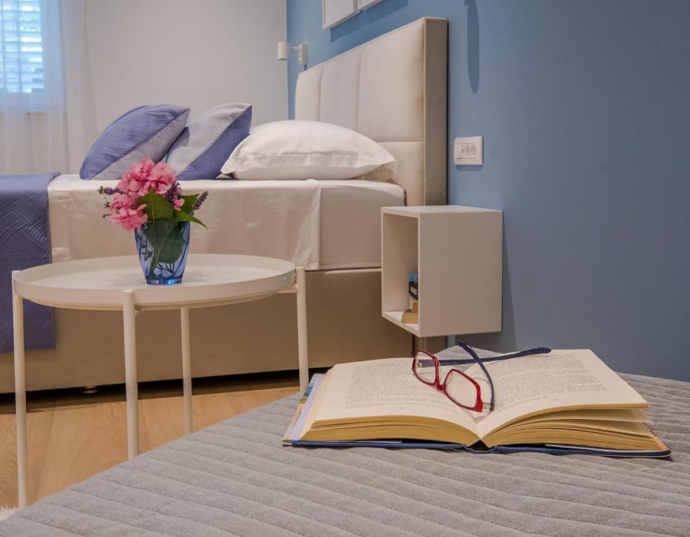 Posteľ alebo postele v izbe v ubytovaní Dubrovnik airport - Moonlight rooms