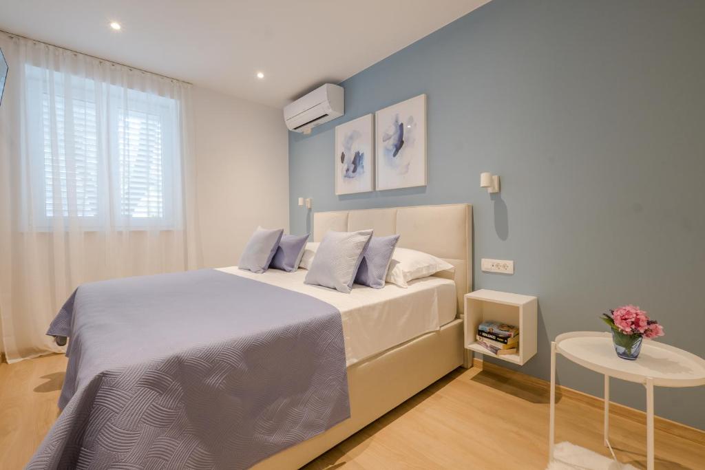 Posteľ alebo postele v izbe v ubytovaní Dubrovnik airport - Moonlight rooms