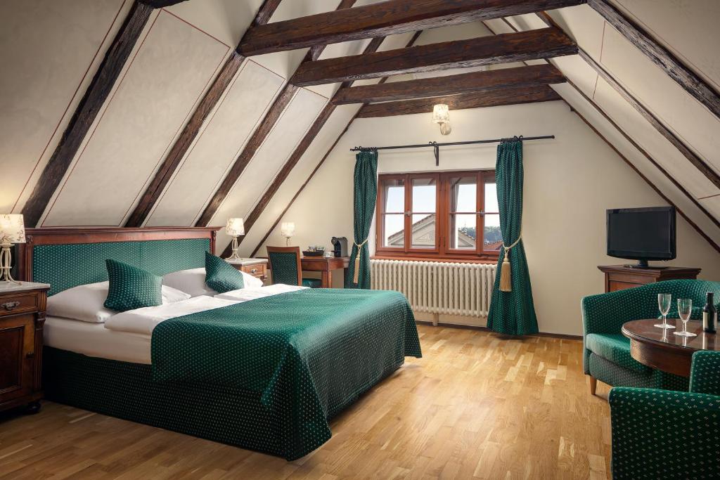 The Charles - Resim 13