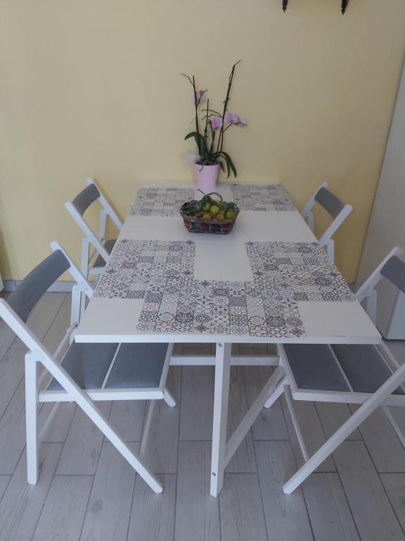 Zdjęcie z galerii obiektu Intero alloggio :Casa D D Nuova aperturaHost Rosi w mieście Omegna