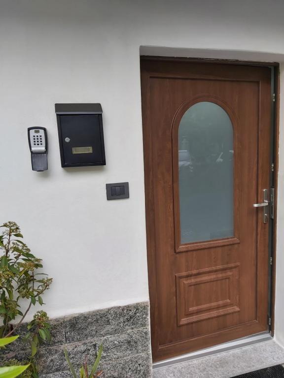 Zdjęcie z galerii obiektu Intero alloggio :Casa D D Nuova aperturaHost Rosi w mieście Omegna