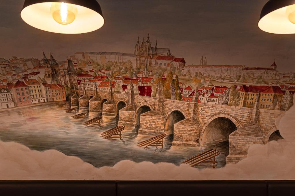 The Charles - Resim 38