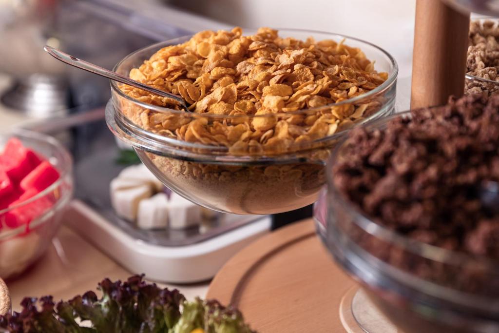 The Charles - Resim 40