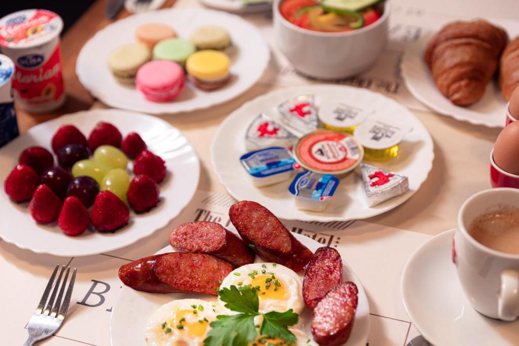 The Charles - Resim 41