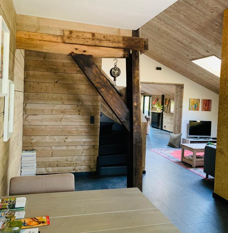Atelier Onder de Notenboom - Three-Bedroom Apartment