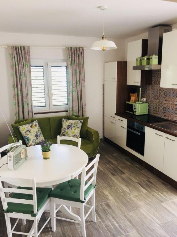 Kuchyň nebo kuchyňský kout v ubytování Apartments Damir - Katarina