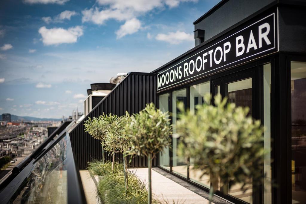 MOOONS Vienna - Resim 32