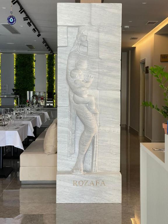 Restaurace v ubytování Rozafa Palace Hotel