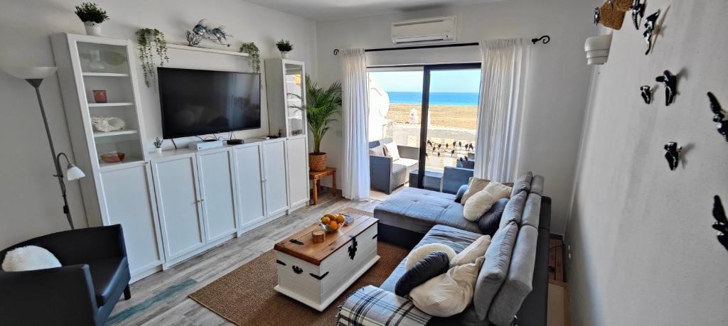 The Swallow's rest beach house - Meia Praia - Apartment