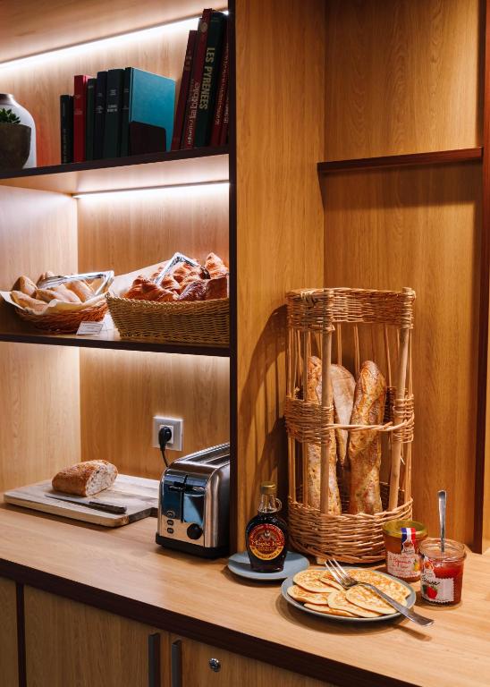 Hotel Des Remparts Perrache - Resim 12