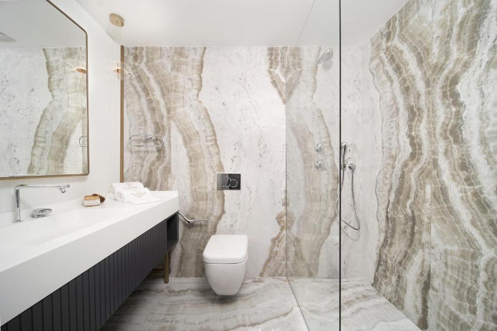 La Fleur Boutique Hotel - 5