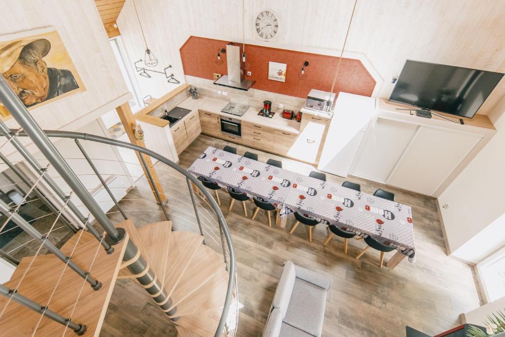L'Escapade à la Banut - Three-Bedroom Apartment