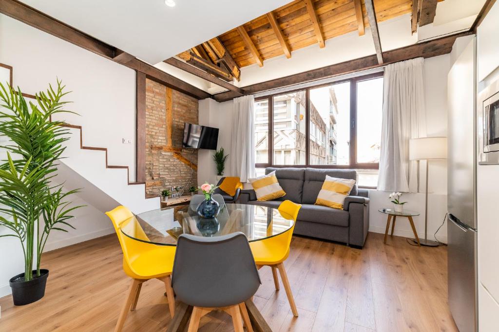Wekey Homes Granada, Mesones Central Suites