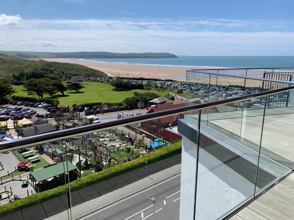 3 West Luxury Apartment at Byron only 4 minute