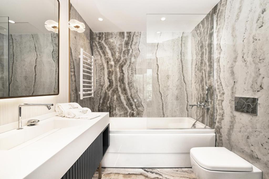 La Fleur Boutique Hotel - 13