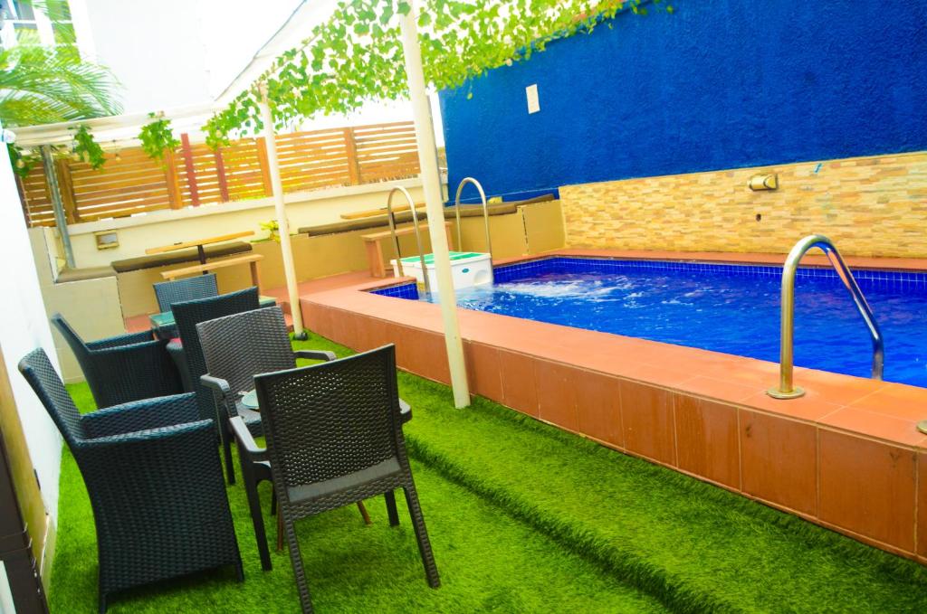 Bazén v ubytování J Gibson Hotel nebo v jeho okolí