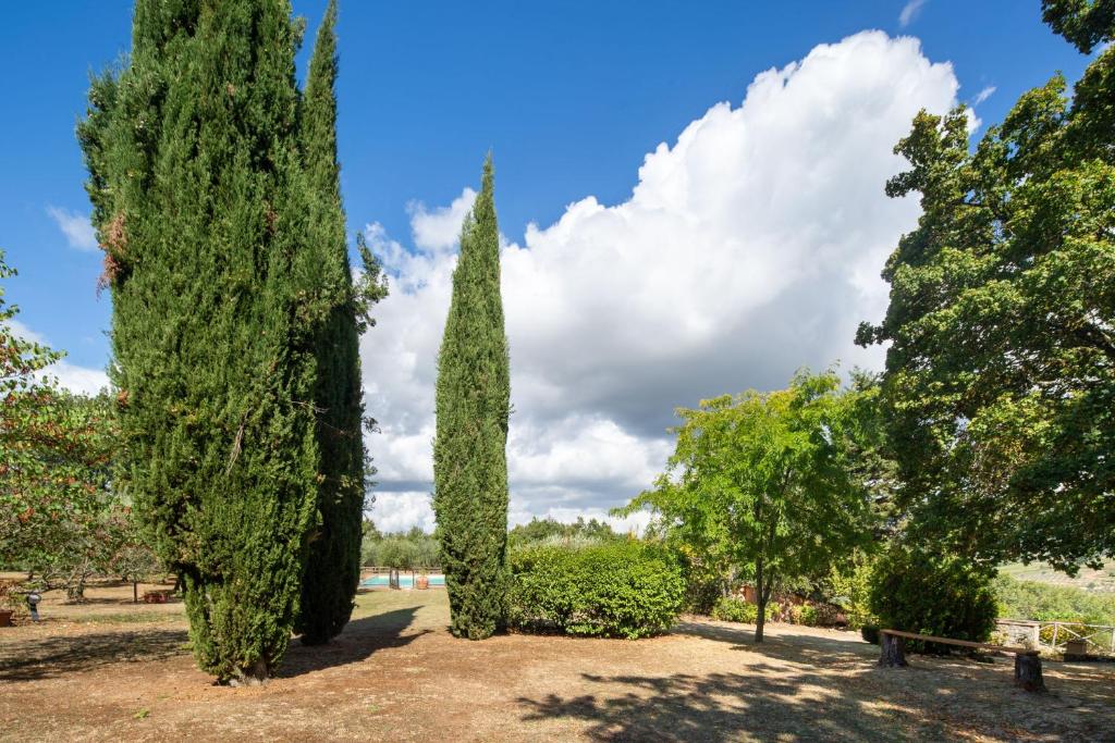 Vonkajšia záhrada v ubytovaní Casa al Monte by VacaVilla