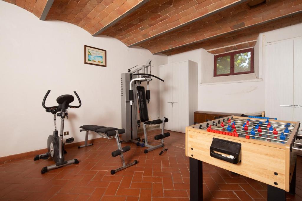 Posilňovňa alebo fitness centrum v ubytovaní Casa al Monte by VacaVilla