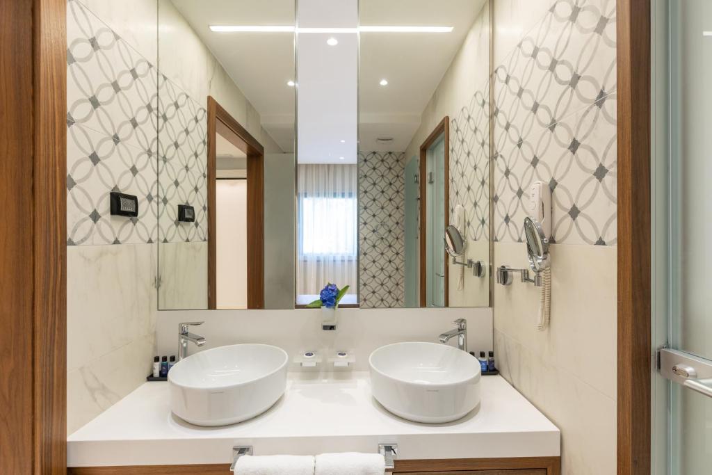 HUMA Kotor Bay Hotel and Villas - 5