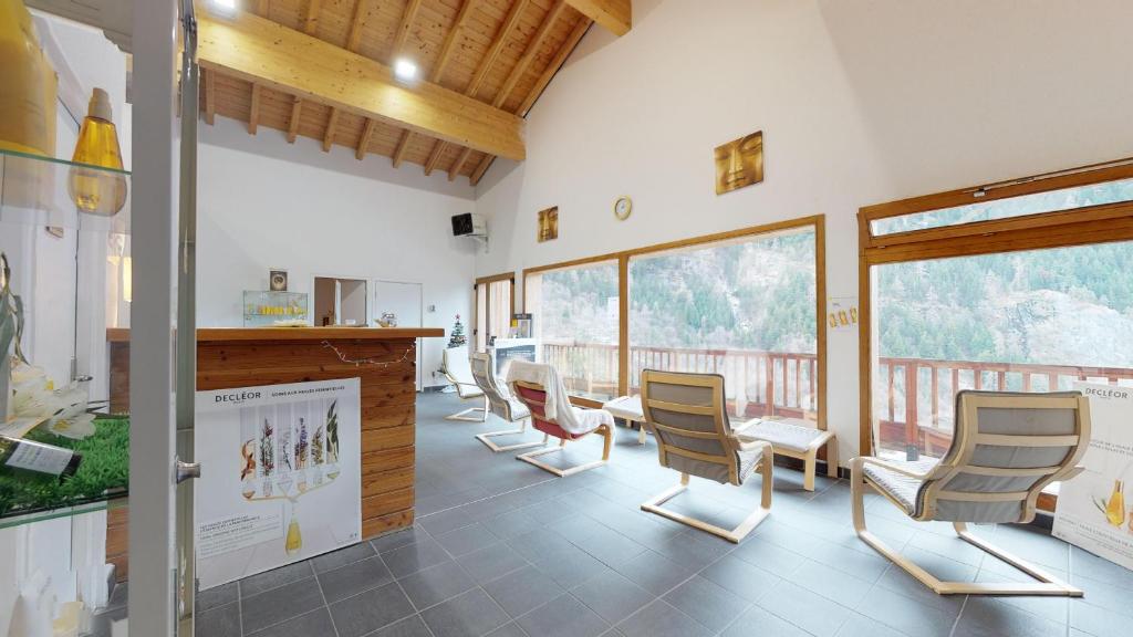 Posedenie v ubytovaní Le Hameau SPA & PISCINE studio SUPERIEUR 2 pers by Alpvision Residences