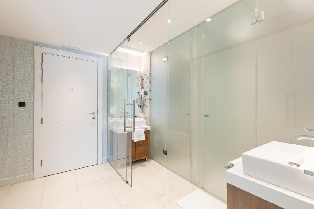 HUMA Kotor Bay Hotel and Villas - 10