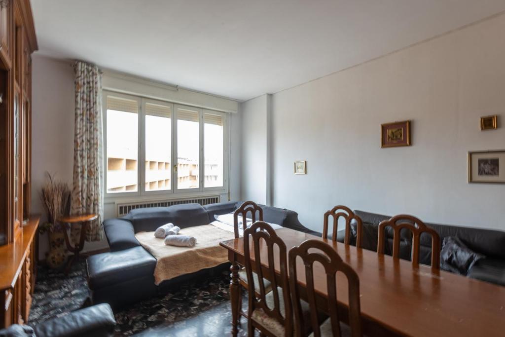 Część wypoczynkowa w obiekcie Montebello, Bologna by Short Holidays