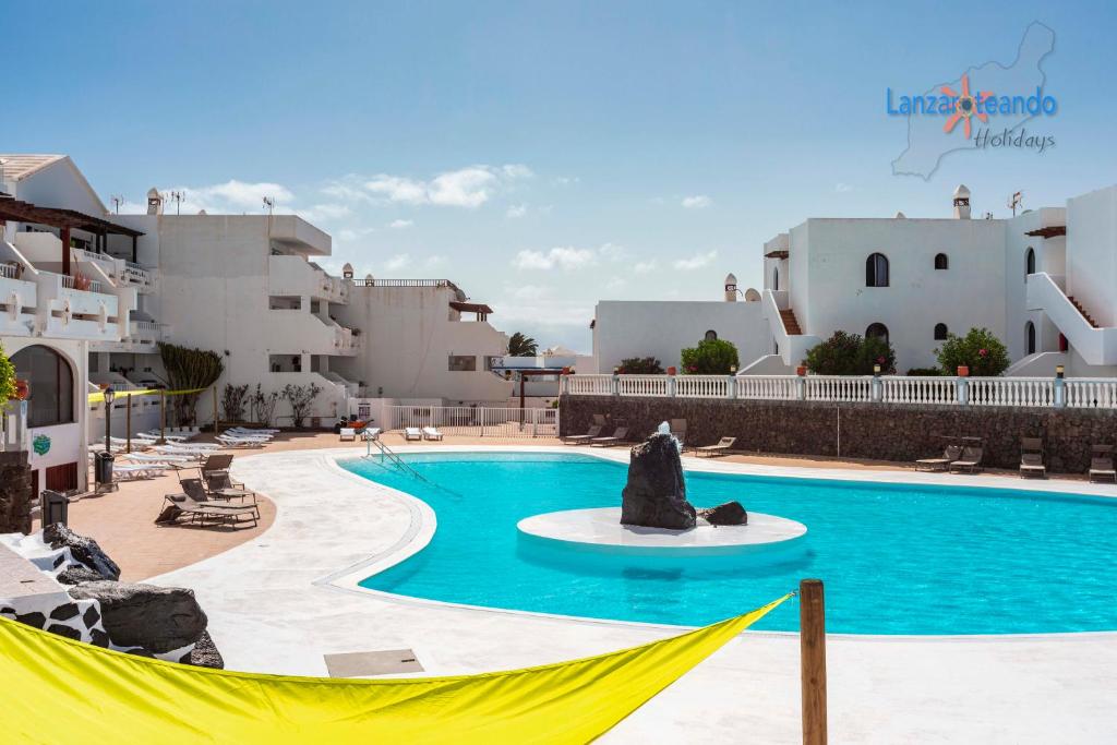 Bazén v ubytovaní Vivienda Vacacional Sunny - duplex apartment 2beds 2 baths alebo v jeho blízkosti