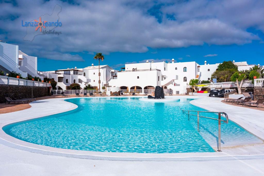 Bazén v ubytovaní Vivienda Vacacional Sunny - duplex apartment 2beds 2 baths alebo v jeho blízkosti