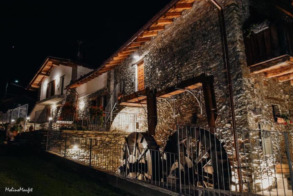 Fotografia z galérie ubytovania Alle Macine - Lake Como Heritage Home in Molino Maufet Watermill - Lake View Balcony v destinácii Colico