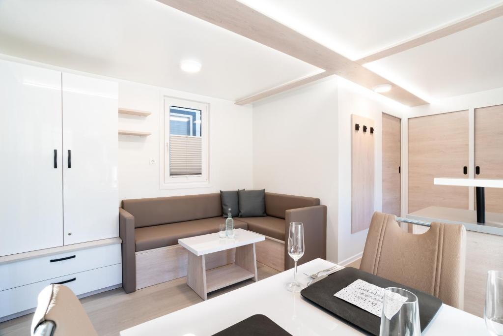 Posedenie v ubytovaní The Sea Lodges Novigrad - Bootshaus Floating Sea House