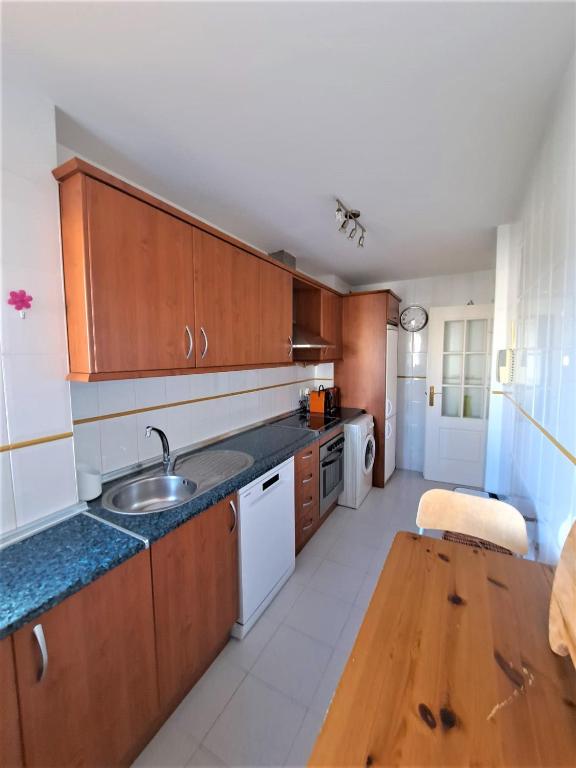 Kuchyň nebo kuchyňský kout v ubytování Apartment at Balcones de los Hidalgos 2