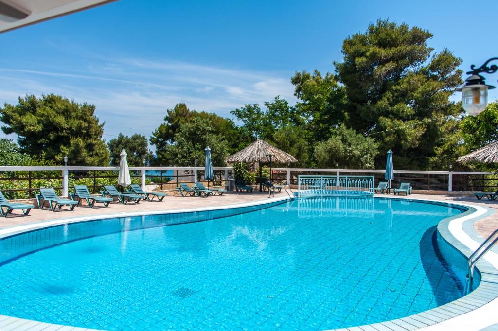 Bazén v ubytování Bozikis Palace Hotel nebo v jeho okolí
