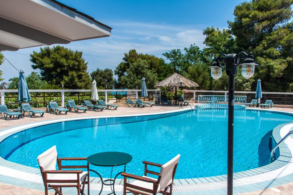 Bazén v ubytování Bozikis Palace Hotel nebo v jeho okolí