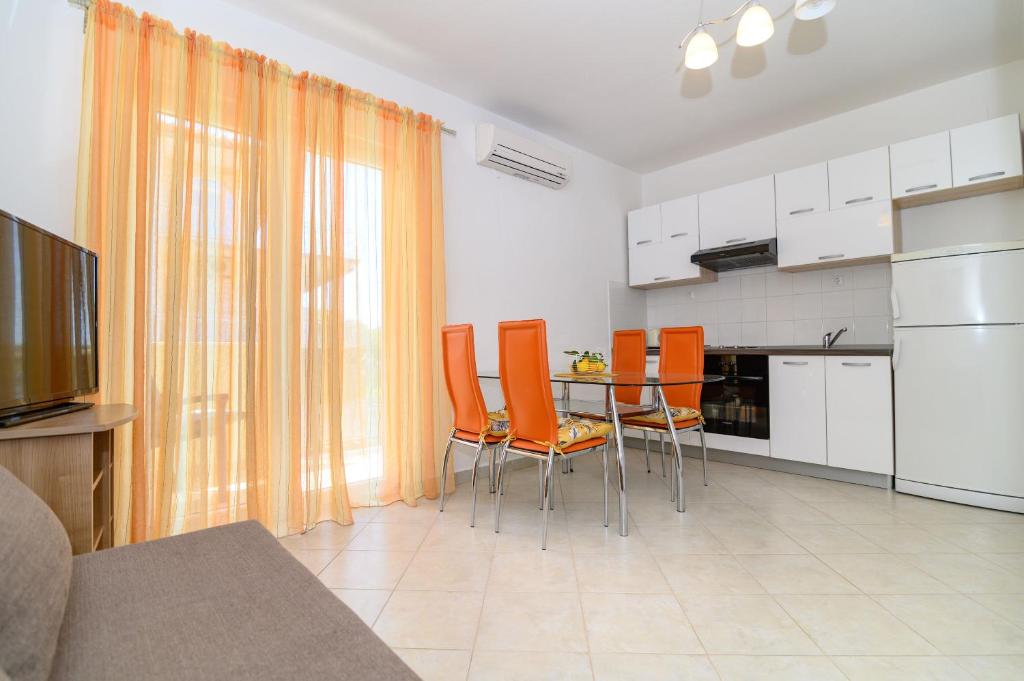 Kuchyňa alebo kuchynka v ubytovaní Apartments Vice