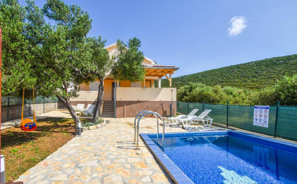 Bazén v ubytování House Quercus nebo v jeho okolí