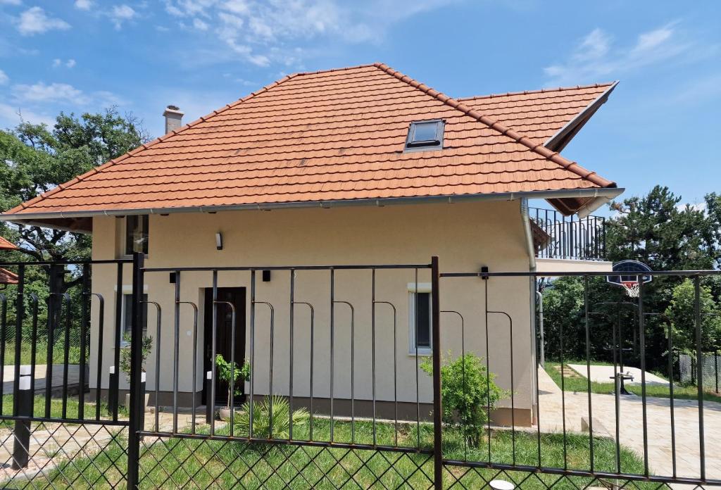 Budynek, w którym mieści się apartament