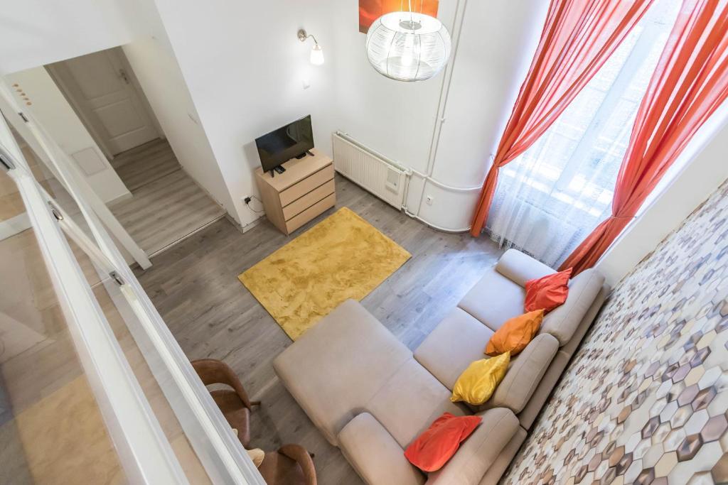Posedenie v ubytovaní Leda's Apartment Next to the Danube and Fashion Street