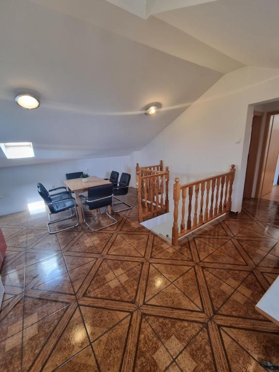 Posedenie v ubytovaní Euromodus apartmani