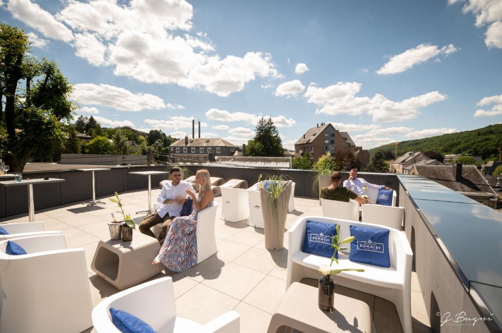 Nespecifikovaný výhled na hory nebo výhled na hory při pohledu z hotelu