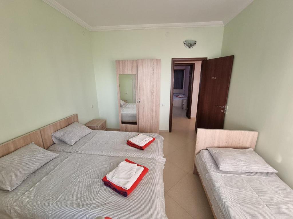 Postel nebo postele na pokoji v ubytování EVRIKA hotel Shekvetili