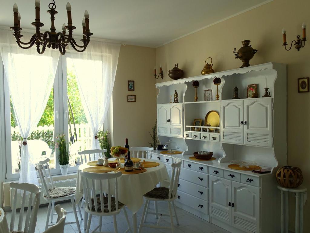 A kitchen or kitchenette at Wagner Apartman Tata