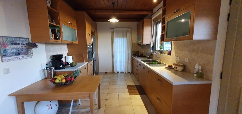 Kuchnia lub aneks kuchenny w obiekcie Marina Villas