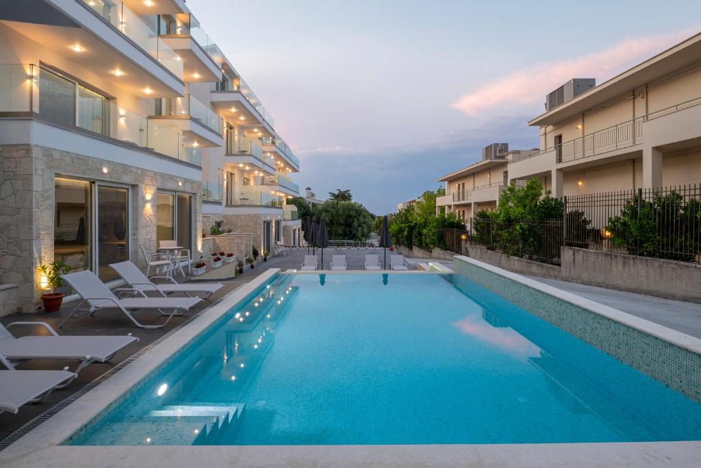 Bazén v ubytování Hanioti Central Hotel nebo v jeho okolí