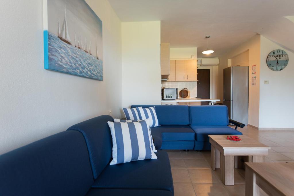 A seating area at Ariadni -Villas- luxury houses