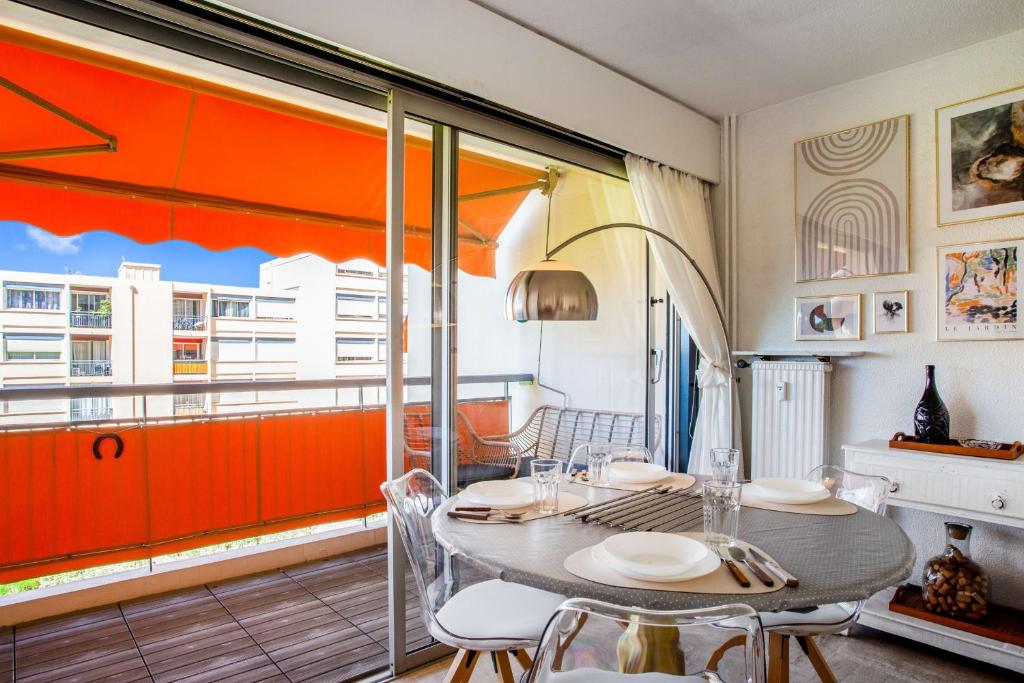 Wonderful apartment with a balcony in the center of Le Cannet - Welkeys - Housity